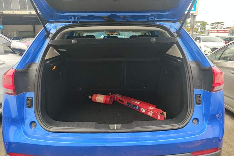 Used Haval H2s 2017 Blue Label 1.5T Dual-Clutch Luxury Model Trunk