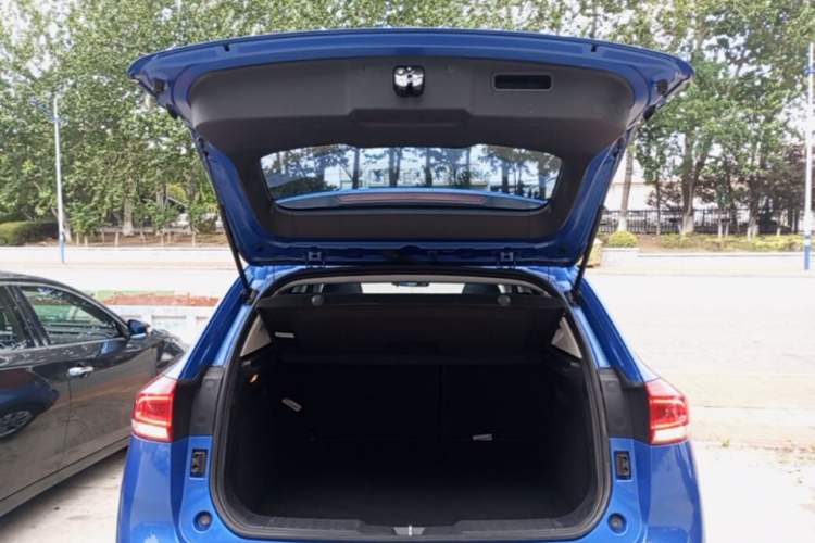 Used Haval H2s 2017 Blue Label 1.5T Dual-Clutch Elite Model Trunk