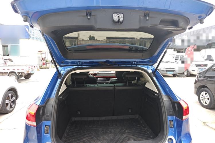 Used Haval H2s 2017 Red-Label 1.5T Dual-Clutch Elite Model Trunk