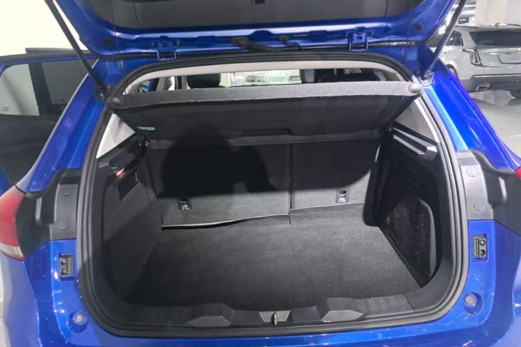 Used Haval H2s 2017 Red-Label 1.5T Dual-Clutch Elite Model Trunk