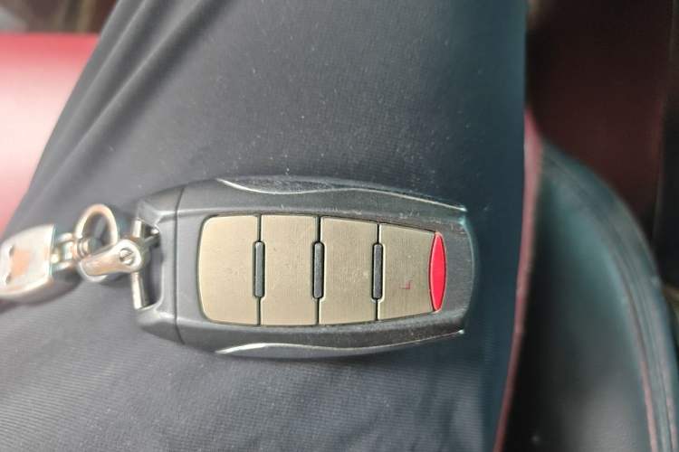 Used Haval H2s 2017 Red-Label 1.5T Dual-Clutch Luxury Model Vehicle Key