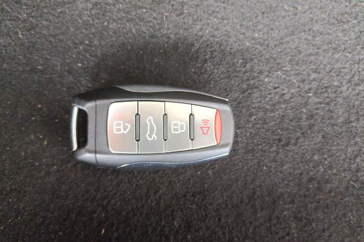 Used Haval H2s 2017 Red-Label 1.5T Dual-Clutch Elite Model Vehicle Key