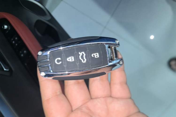 Used Haval H2s 2017 Red-Label 1.5T Dual-Clutch Elite Model Vehicle Key