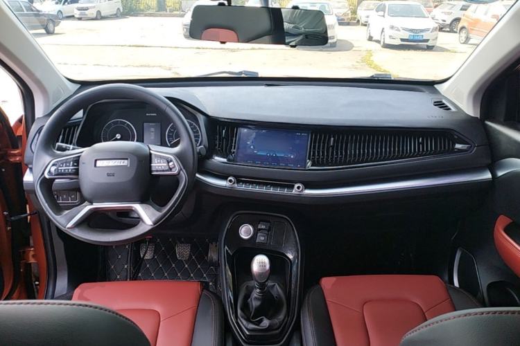 Used Haval H2s 2017 Blue Label 1.5T Manual Comfort Edition Center Console