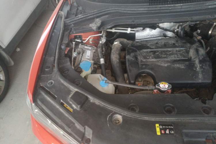Used Haval H2s 2017 Red-Label 1.5T Dual-Clutch Luxury Model Engine Bay Right