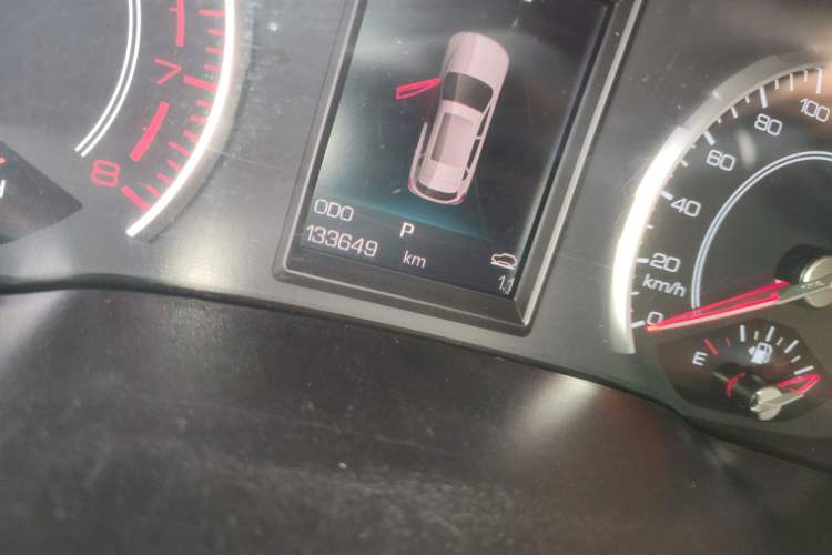 Used Haval H2s 2017 Red-Label 1.5T Dual-Clutch Luxury Model Odometer Close Up