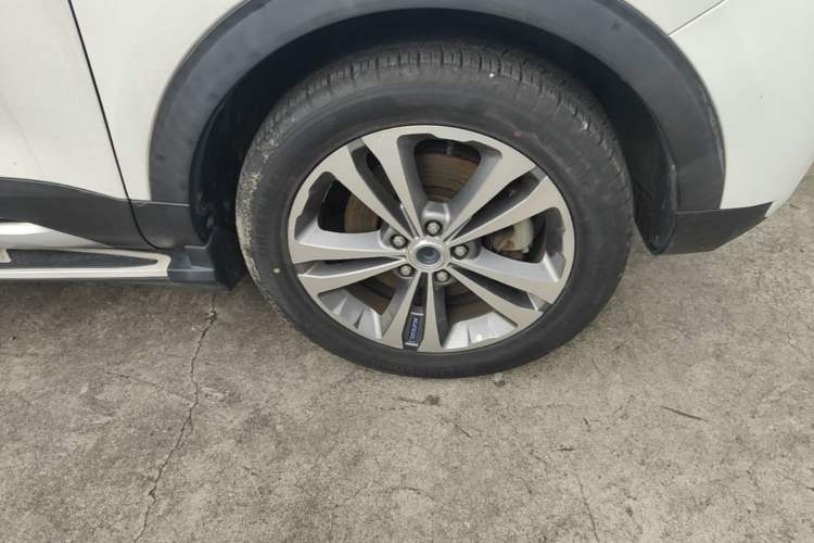Used Haval H2s 2017 Blue Label 1.5T Dual-Clutch Luxury Model Right Front Wheel Hub