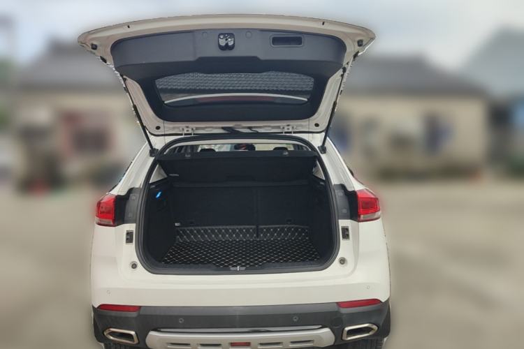 Used Haval H2s 2017 Blue Label 1.5T Dual-Clutch Luxury Model Trunk
