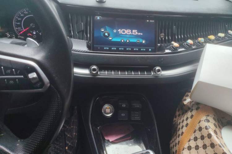 Used Haval H2s 2017 Red-Label 1.5T Dual-Clutch Elite Model Audio And AC Panel