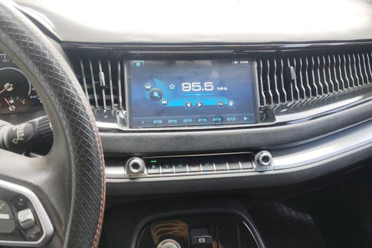 Used Haval H2s 2017 Blue Label 1.5T Manual Comfort Edition Audio And AC Panel