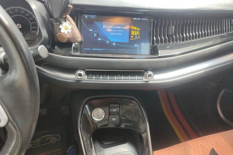 Used Haval H2s 2017 Blue Label 1.5T Manual Elite Model Audio And AC Panel