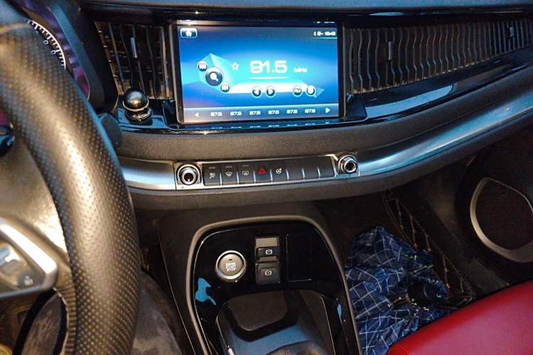 Used Haval H2s 2017 Blue Label 1.5T Manual Elite Model Audio And AC Panel