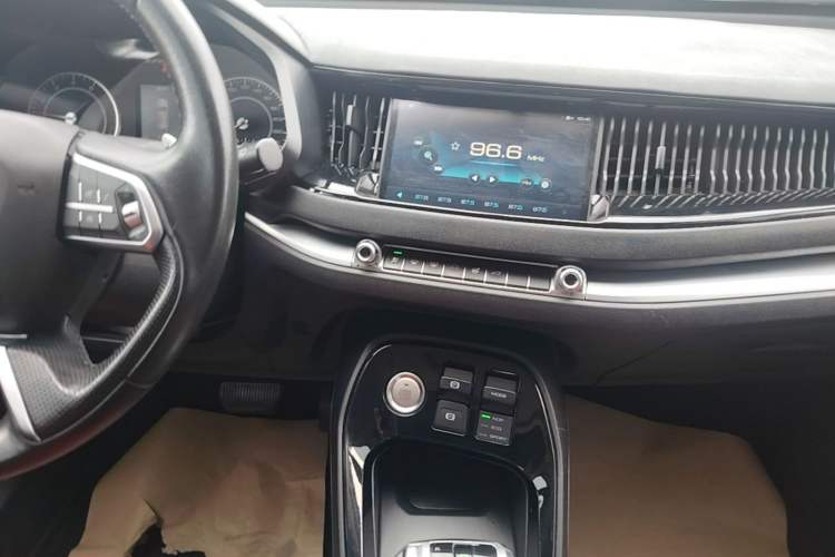 Used Haval H2s 2017 Red-Label 1.5T Dual-Clutch Elite Model Audio And AC Panel