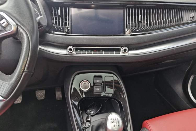 Used Haval H2s 2017 Blue Label 1.5T Manual Elite Model Audio And AC Panel