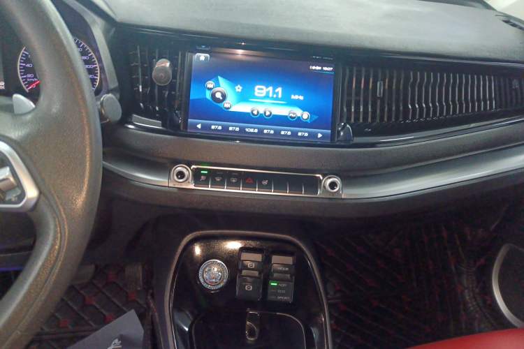 Used Haval H2s 2017 Blue Label 1.5T Dual-Clutch Comfort Model Audio And AC Panel