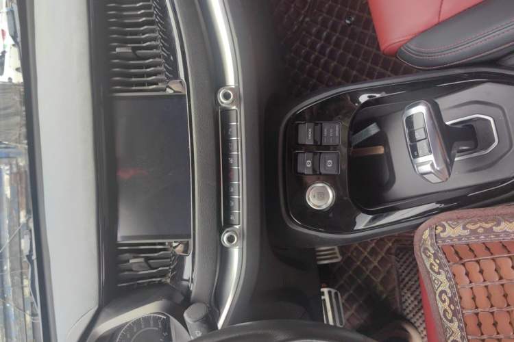 Used Haval H2s 2017 Red-Label 1.5T Dual-Clutch Luxury Model Audio And AC Panel