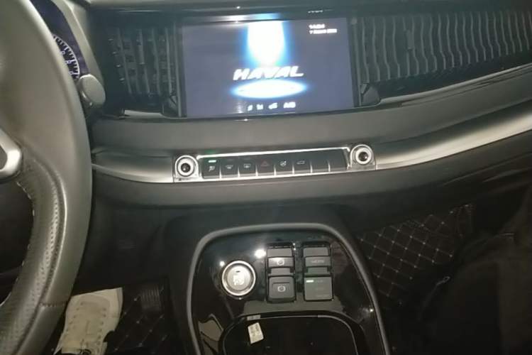 Used Haval H2s 2017 Red-Label 1.5T Dual-Clutch Comfort Model Audio And AC Panel