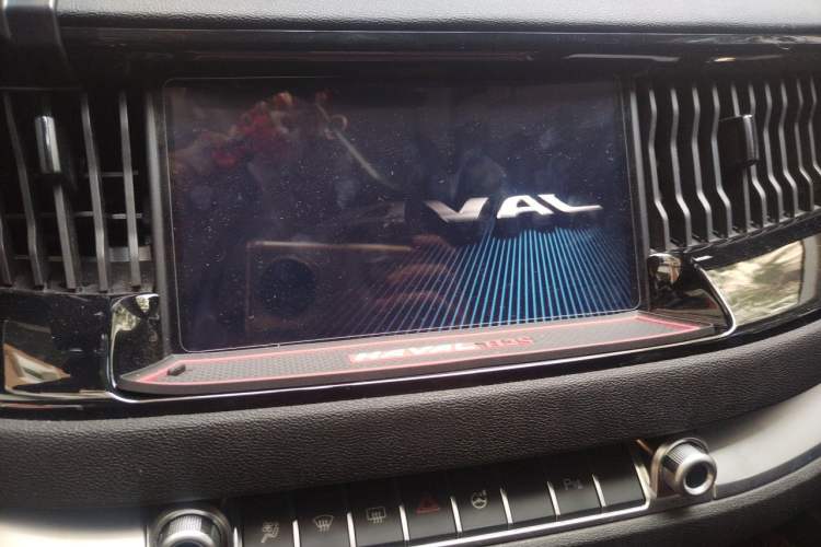 Used Haval H2s 2017 Blue Label 1.5T Dual-Clutch Luxury Model Audio And AC Panel