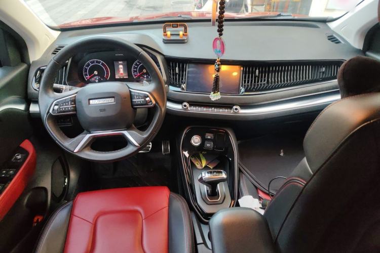Used Haval H2s 2017 Red-Label 1.5T Dual-Clutch Luxury Model Center Console