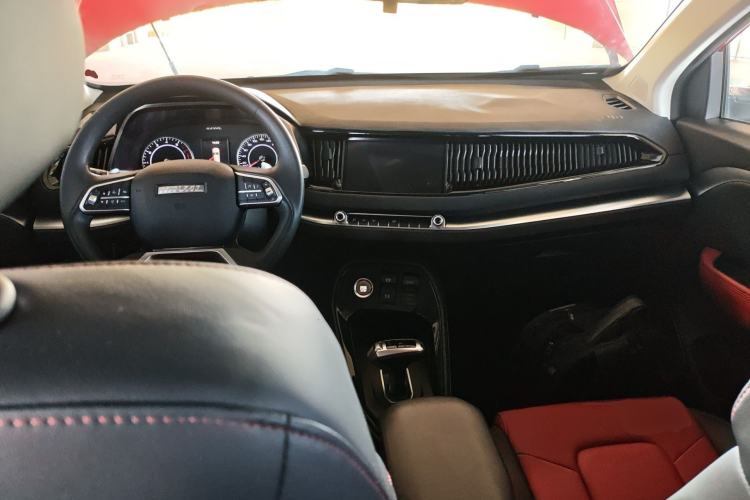 Used Haval H2s 2017 Blue Label 1.5T Dual-Clutch Comfort Model Center Console
