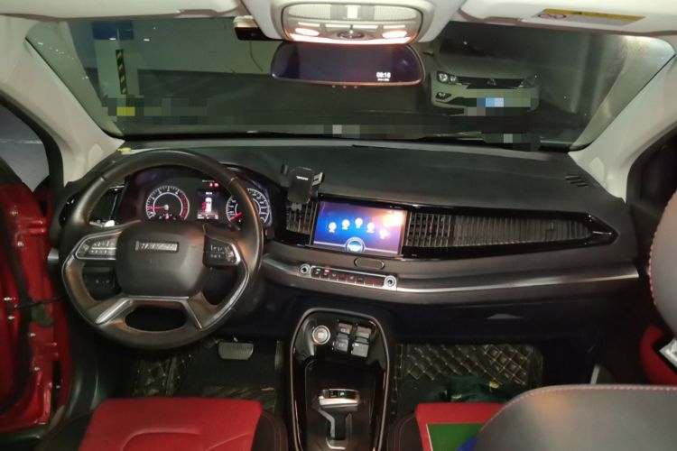 Used Haval H2s 2017 Red-Label 1.5T Dual-Clutch Elite Model Center Console