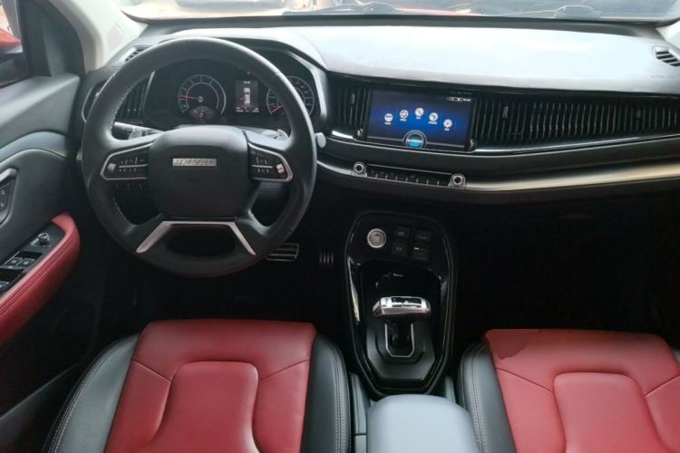 Used Haval H2s 2017 Red-Label 1.5T Dual-Clutch Luxury Model Center Console