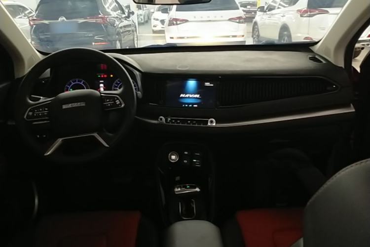 Used Haval H2s 2017 Red-Label 1.5T Dual-Clutch Comfort Model Center Console