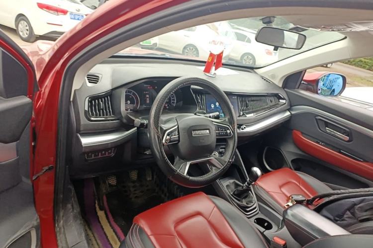 Used Haval H2s 2017 Red-Label 1.5T Manual Elite Model Center Console