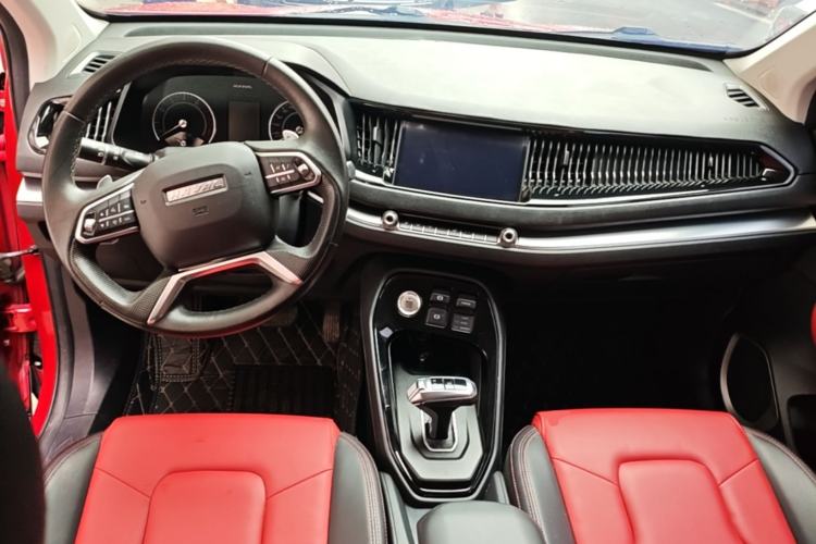 Used Haval H2s 2017 Red-Label 1.5T Dual-Clutch Elite Model Center Console