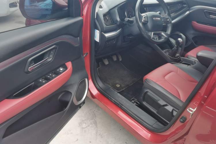 Used Haval H2s 2017 Red-Label 1.5T Manual Elite Model Driver Seat