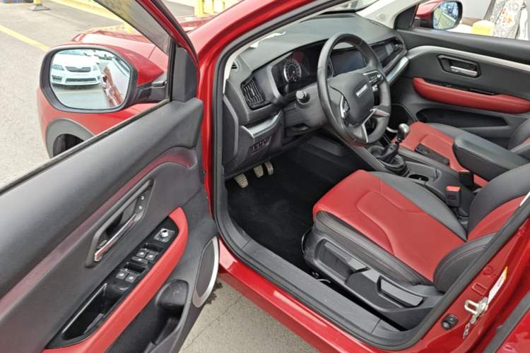 Used Haval H2s 2017 Blue Label 1.5T Manual Elite Model Driver Seat