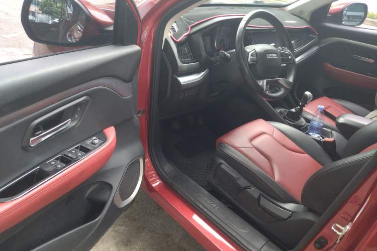 Used Haval H2s 2017 Red-Label 1.5T Manual Elite Model Driver Seat