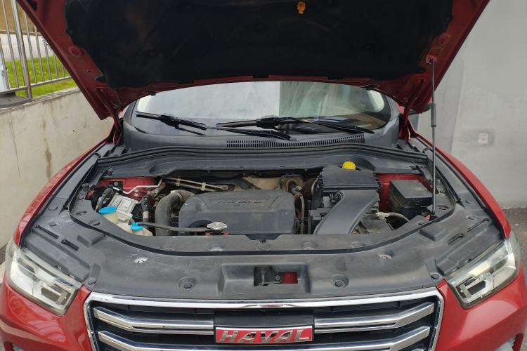 Used Haval H2s 2017 Red-Label 1.5T Dual-Clutch Elite Model Engine Bay