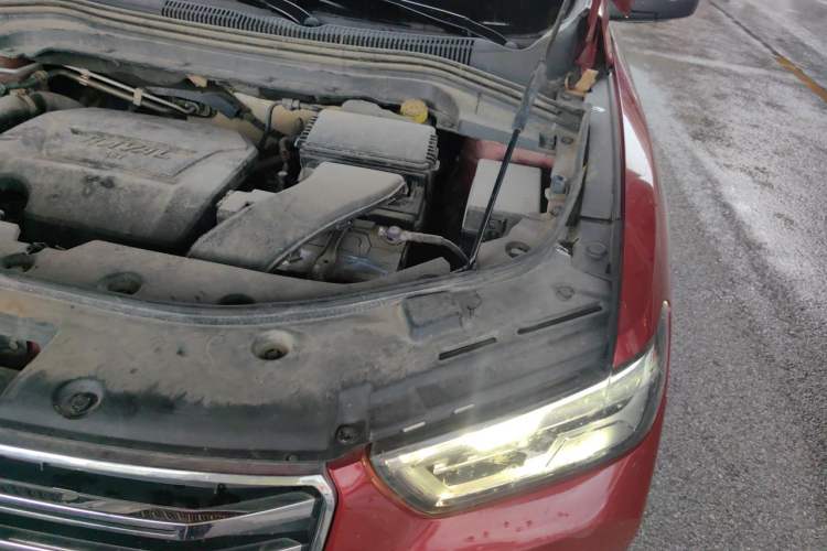 Used Haval H2s 2017 Red-Label 1.5T Dual-Clutch Luxury Model Engine Bay Left