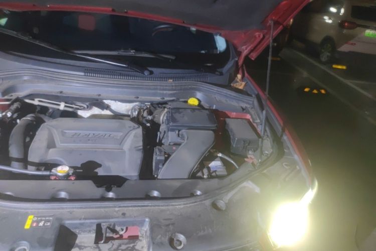Used Haval H2s 2017 Red-Label 1.5T Dual-Clutch Luxury Model Engine Bay Left