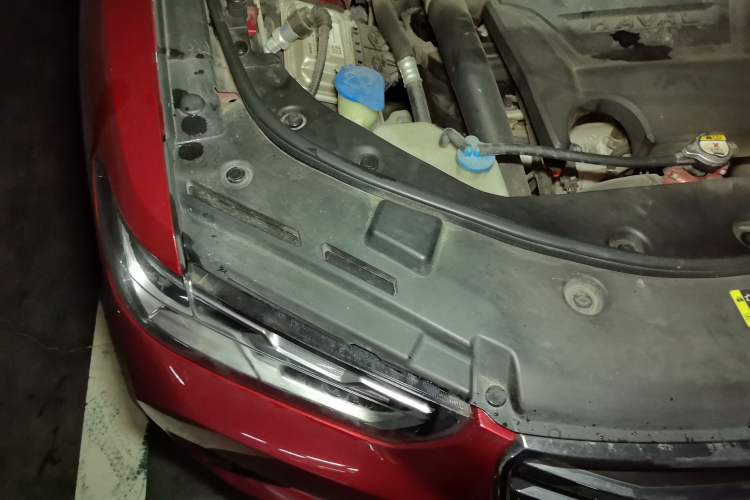 Used Haval H2s 2017 Red-Label 1.5T Dual-Clutch Elite Model Engine Bay Right