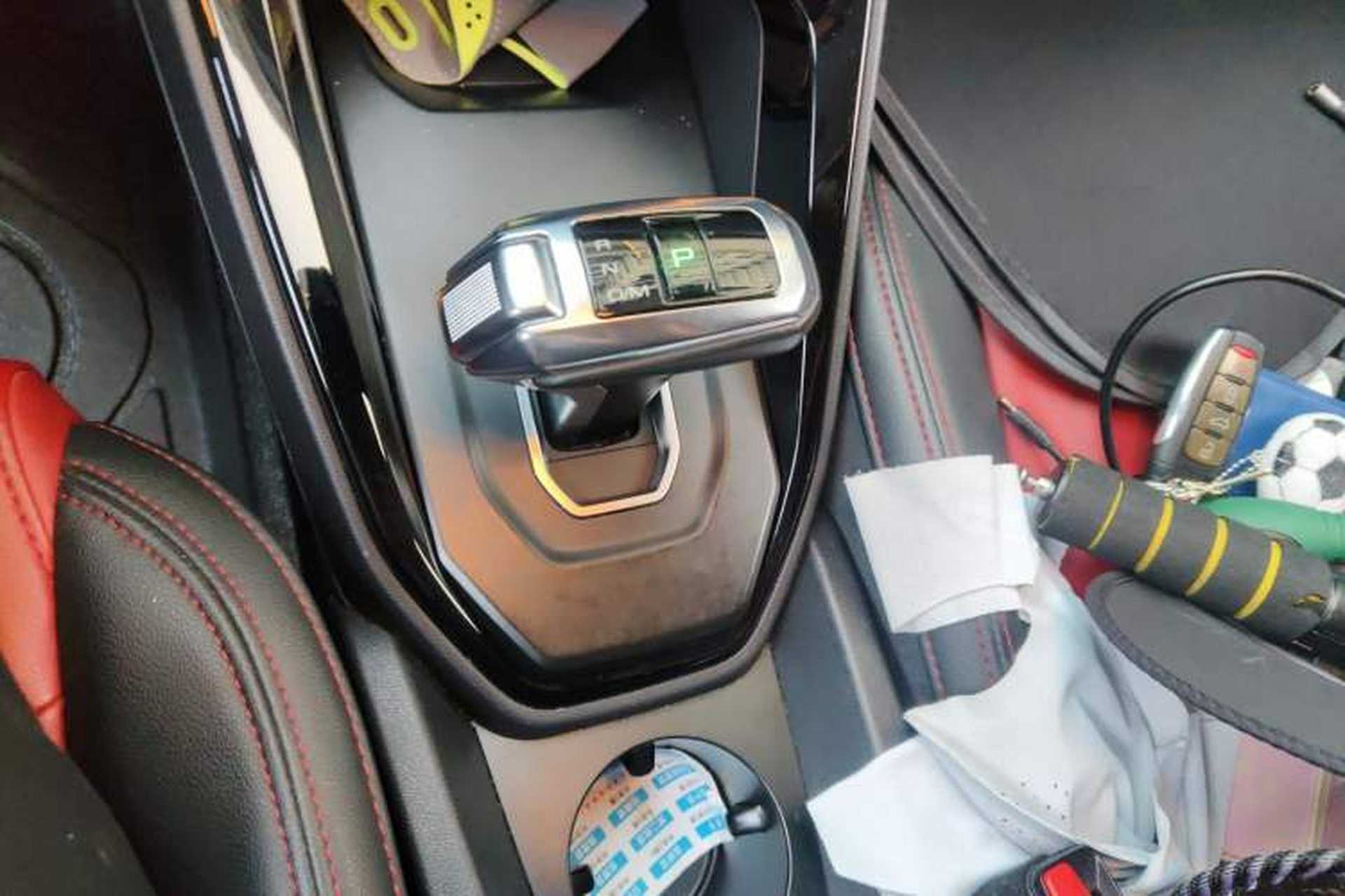 Used Haval H2s 2017 Red-Label 1.5T Dual-Clutch Luxury Model Gear Lever