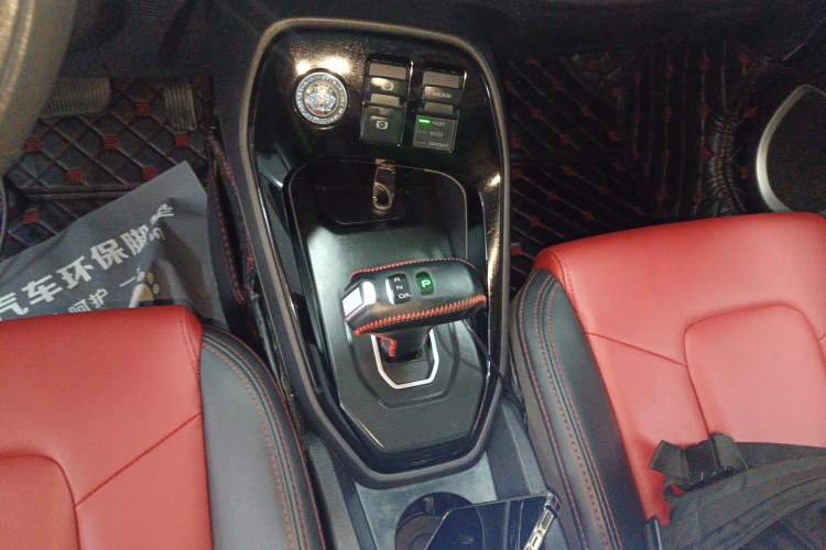 Used Haval H2s 2017 Blue Label 1.5T Dual-Clutch Comfort Model Gear Lever