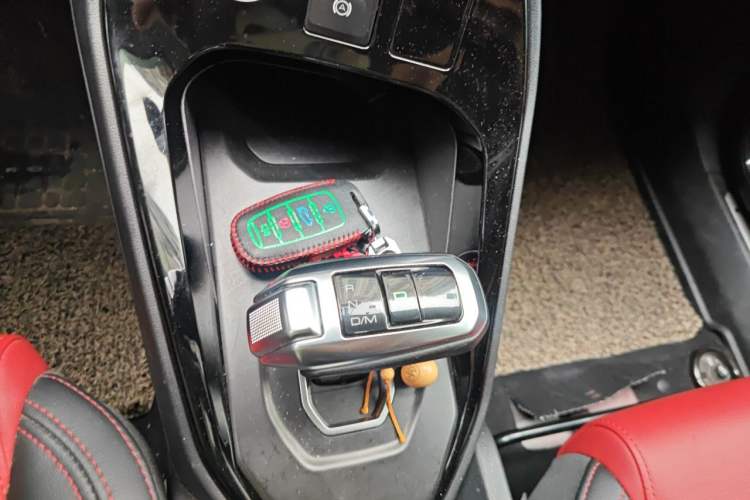 Used Haval H2s 2017 Red-Label 1.5T Dual-Clutch Luxury Model Gear Lever