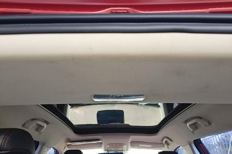 Used Haval H2s 2017 Red-Label 1.5T Dual-Clutch Elite Model Headliner