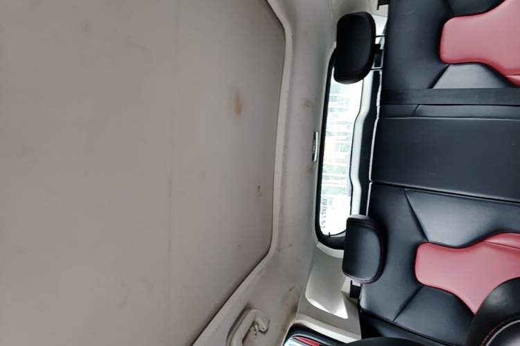 Used Haval H2s 2017 Red-Label 1.5T Manual Elite Model Headliner