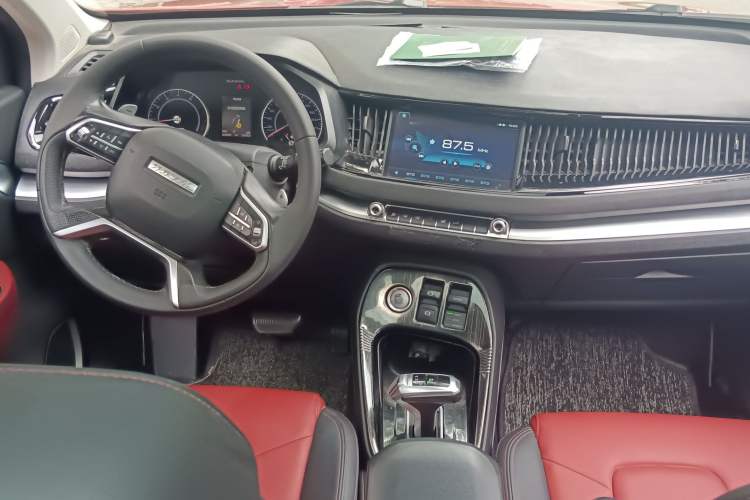 Used Haval H2s 2017 Red-Label 1.5T Dual-Clutch Elite Model Interior 2