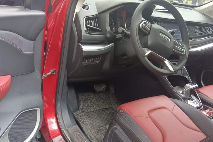 Used Haval H2s 2017 Red-Label 1.5T Dual-Clutch Elite Model Interior 3
