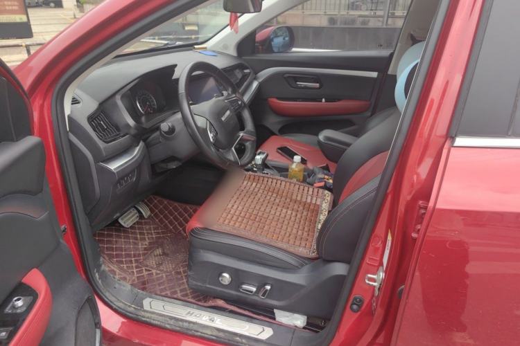 Used Haval H2s 2017 Red-Label 1.5T Dual-Clutch Luxury Model Interior 3