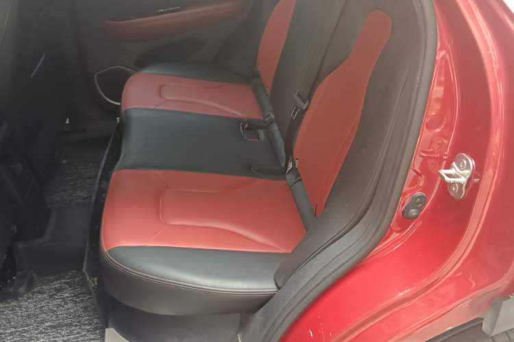 Used Haval H2s 2017 Red-Label 1.5T Dual-Clutch Elite Model Interior 4