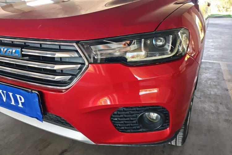 Used Haval H2s 2017 Blue Label 1.5T Dual-Clutch Comfort Model Left Front Headlight