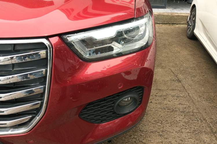 Used Haval H2s 2017 Red-Label 1.5T Dual-Clutch Luxury Model Left Front Headlight
