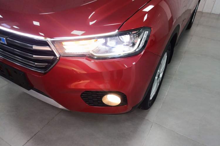 Used Haval H2s 2017 Blue Label 1.5T Dual-Clutch Comfort Model Left Front Headlight