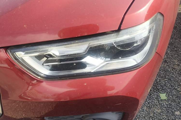 Used Haval H2s 2017 Red-Label 1.5T Dual-Clutch Elite Model Left Front Headlight