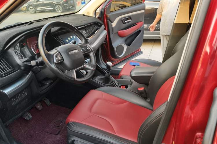 Used Haval H2s 2017 Blue Label 1.5T Manual Elite Model Left Front Seat